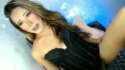 Snapshot of fuckerjenny8 chatting on June 16, 5:37 pm sweetyJENNY online show from June 16, 5:37 pm
