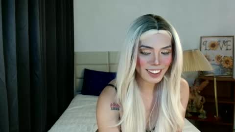 Snapshot of fucking_neil chatting on October 28, 5:22 am MISS NEILLY online show from October 28, 5:22 am