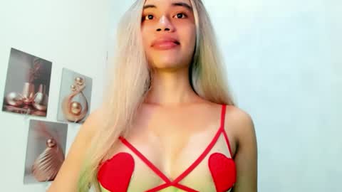 fuckingsexy143 online show from April 29, 3:05 pm