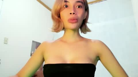 fuckingsexy143 online show from May 11, 2:39 am
