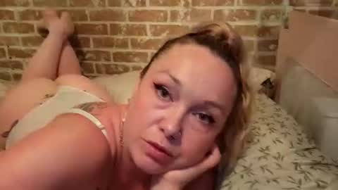 Snapshot of fuckmeharderdaddy371558 chatting on May 9, 4:17 am fuckmeharderdaddy371558 online show from May 9, 4:17 am