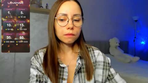 Snapshot of fun__nd__bun chatting on February 11, 11:37 am fun__nd__bun online show from February 11, 11:37 am