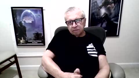 Snapshot of funclemike chatting on February 23, 4:26 pm funclemike online show from February 23, 4:26 pm