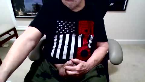 Snapshot of funclemike chatting on March 20, 1:49 pm funclemike online show from March 20, 1:49 pm