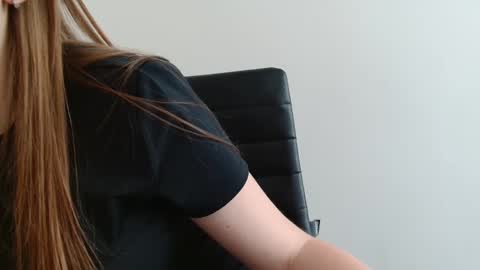 Emma online show from May 6, 7:57 am