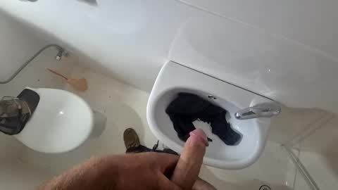 Snapshot of funfishing27 chatting on February 5, 7:57 am funfishing27 online show from February 5, 7:57 am