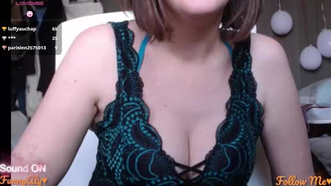Snapshot of funnyaly chatting on March 10, 11:37 am funnyaly online show from March 10, 11:37 am
