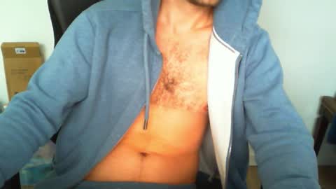 Snapshot of funnyeucouple chatting on October 13, 7:30 am YWhiteNiceMan online show from October 13, 7:30 am