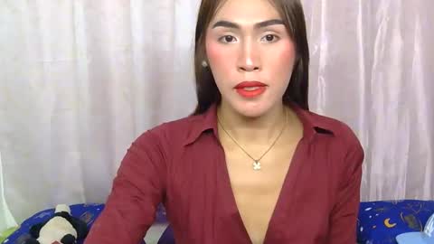 LIL LEE online show from May 21, 12:39 am