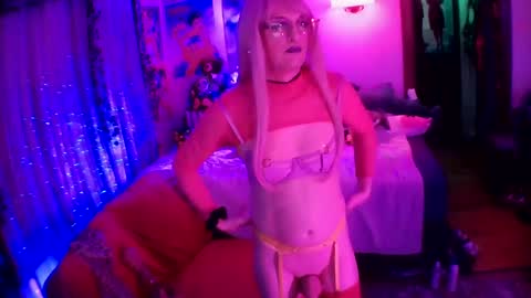 Snapshot of furby_chummies chatting on January 12, 6:28 am Valarie Iris Paige online show from January 12, 6:28 am
