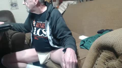 Snapshot of futch1050 chatting on January 21, 12:57 am Futch1950 online show from January 21, 12:57 am