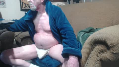 Snapshot of futch1050 chatting on February 15, 1:21 am Futch1950 online show from February 15, 1:21 am