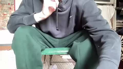 Snapshot of fuzzedpeach chatting on April 1, 3:20 pm fuzzedpeach online show from April 1, 3:20 pm