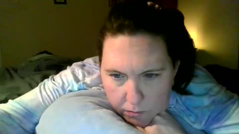 fuzzypeaches87 online show from February 25, 3:27 am