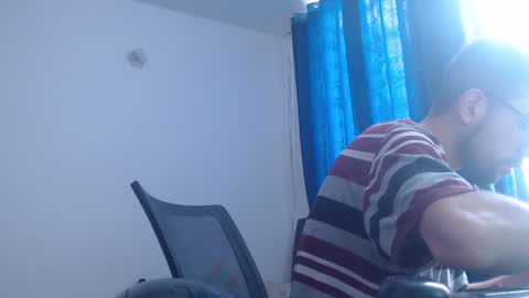 Snapshot of fvckhorneyguy chatting on February 5, 1:22 pm andrew online show from February 5, 1:22 pm