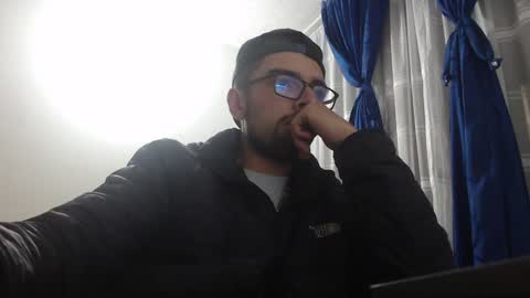 Snapshot of fvckhorneyguy chatting on February 7, 1:36 am andrew online show from February 7, 1:36 am
