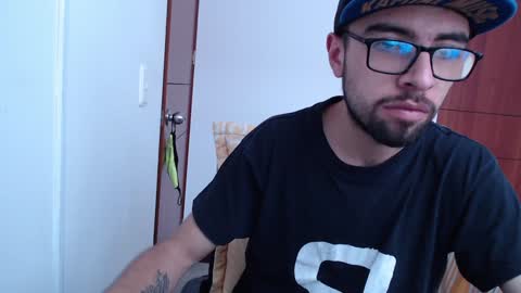 Snapshot of fvckhorneyguy chatting on February 7, 7:06 pm andrew online show from February 7, 7:06 pm