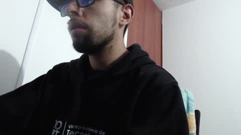 Snapshot of fvckhorneyguy chatting on February 8, 7:59 am andrew online show from February 8, 7:59 am
