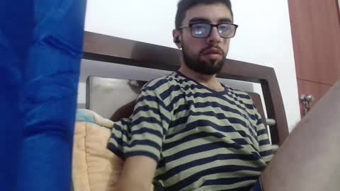 Snapshot of fvckhorneyguy chatting on February 13, 12:43 pm andrew online show from February 13, 12:43 pm