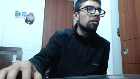 Snapshot of fvckhorneyguy chatting on February 21, 4:07 am andrew online show from February 21, 4:07 am