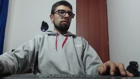 Snapshot of fvckhorneyguy chatting on February 26, 3:42 am andrew online show from February 26, 3:42 am