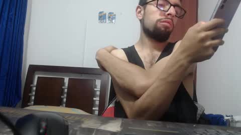 Snapshot of fvckhorneyguy chatting on February 27, 12:43 am andrew online show from February 27, 12:43 am