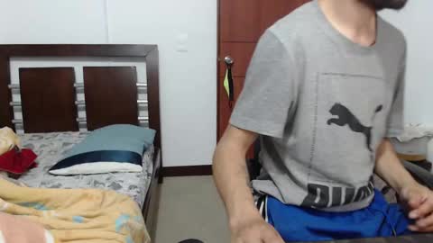 Snapshot of fvckhorneyguy chatting on March 9, 5:33 am andrew online show from March 9, 5:33 am
