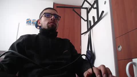 Snapshot of fvckhorneyguy chatting on March 10, 2:59 pm andrew online show from March 10, 2:59 pm