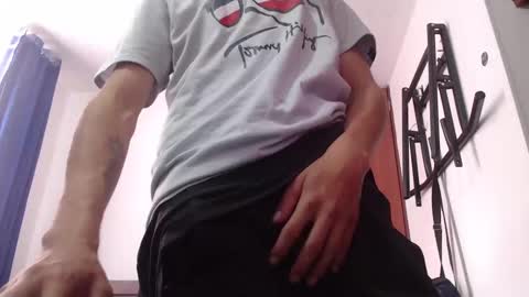 Snapshot of fvckhorneyguy chatting on March 12, 3:18 pm andrew online show from March 12, 3:18 pm