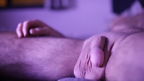 Snapshot of fvckinginfamouz chatting on October 19, 11:49 pm The Chillest Daddy online show from October 19, 11:49 pm