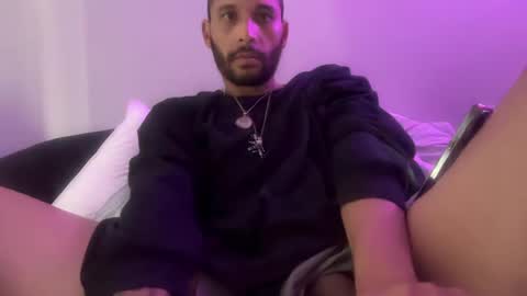 Snapshot of fvvkboyy chatting on December 12, 5:59 pm fvvkboyy online show from December 12, 5:59 pm