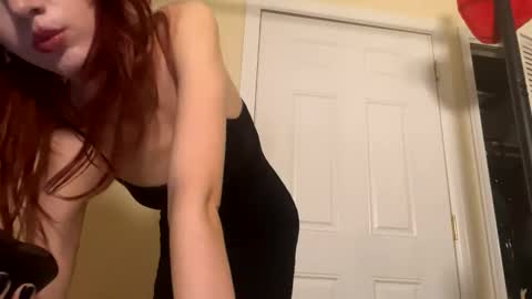 Snapshot of g0ddessluna1800 chatting on December 19, 6:20 am Goddess Luna online show from December 19, 6:20 am