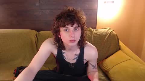 Snapshot of g1vememoney chatting on February 15, 7:51 am Ian online show from February 15, 7:51 am