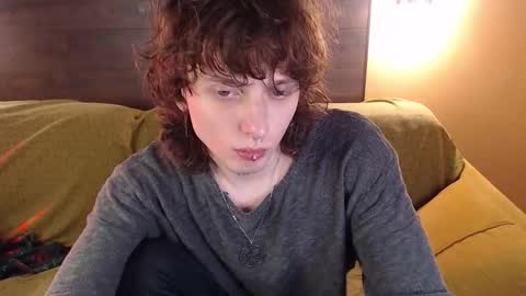 Snapshot of g1vememoney chatting on February 17, 9:21 pm Ian online show from February 17, 9:21 pm