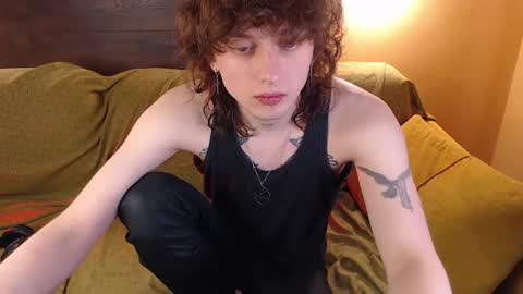 Snapshot of g1vememoney chatting on February 22, 6:13 am Ian online show from February 22, 6:13 am