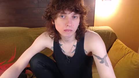 Snapshot of g1vememoney chatting on February 27, 12:43 am Ian online show from February 27, 12:43 am