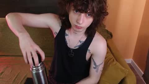 Snapshot of g1vememoney chatting on March 29, 8:47 am Ian online show from March 29, 8:47 am