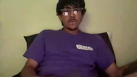 Snapshot of g981842 chatting on April 4, 12:31 am g981842 online show from April 4, 12:31 am