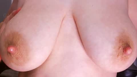 Snapshot of gaaby_ chatting on February 18, 12:45 pm gaaby online show from February 18, 12:45 pm