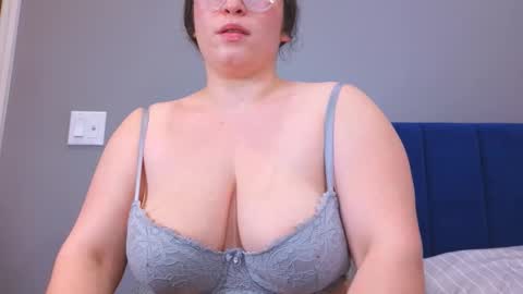 Snapshot of gaaby_ chatting on March 10, 9:53 pm gaaby online show from March 10, 9:53 pm