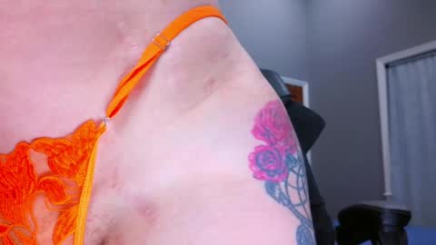 Snapshot of gaaby_ chatting on April 1, 12:33 am gaaby online show from April 1, 12:33 am