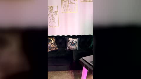 Snapshot of gabbivtate chatting on June 3, 2:25 am Gabbi Von Tate online show from June 3, 2:25 am