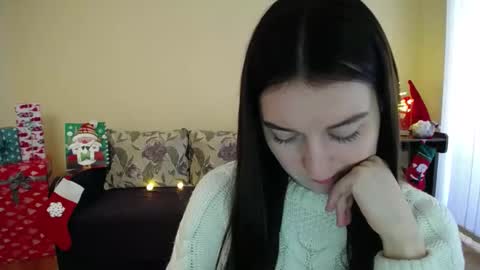 Snapshot of gabby_di chatting on January 4, 12:05 pm Jaklin online show from January 4, 12:05 pm
