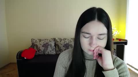 Jaklin online show from February 6, 9:45 am