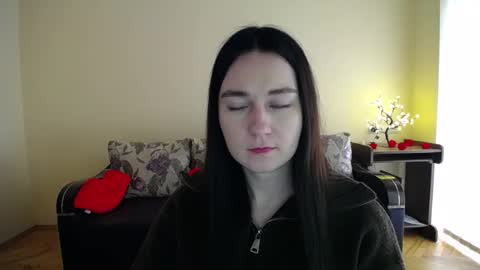 Snapshot of gabby_di chatting on April 8, 8:36 am Jaklin online show from April 8, 8:36 am