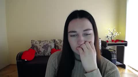 Snapshot of gabby_di chatting on April 9, 7:47 am Jaklin online show from April 9, 7:47 am