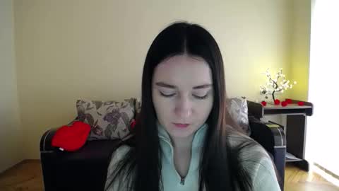 Snapshot of gabby_di chatting on April 11, 8:40 am Jaklin online show from April 11, 8:40 am