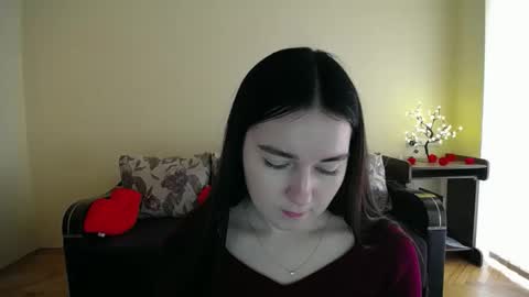 Snapshot of gabby_di chatting on April 15, 9:05 am Jaklin online show from April 15, 9:05 am