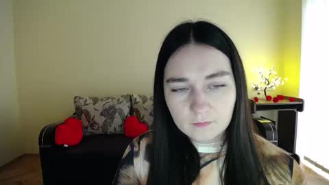 Snapshot of gabby_di chatting on April 18, 8:40 am Jaklin online show from April 18, 8:40 am