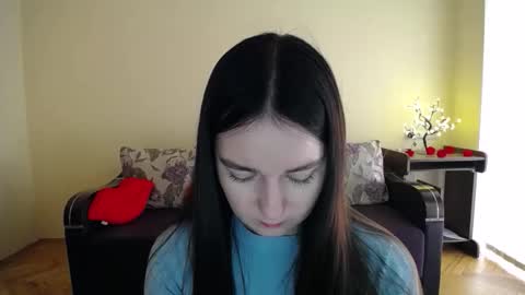 Snapshot of gabby_di chatting on April 30, 8:42 am Jaklin online show from April 30, 8:42 am